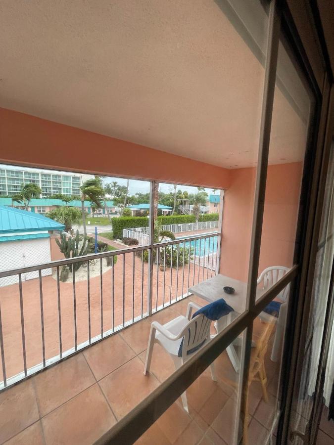 Apartment Pool View