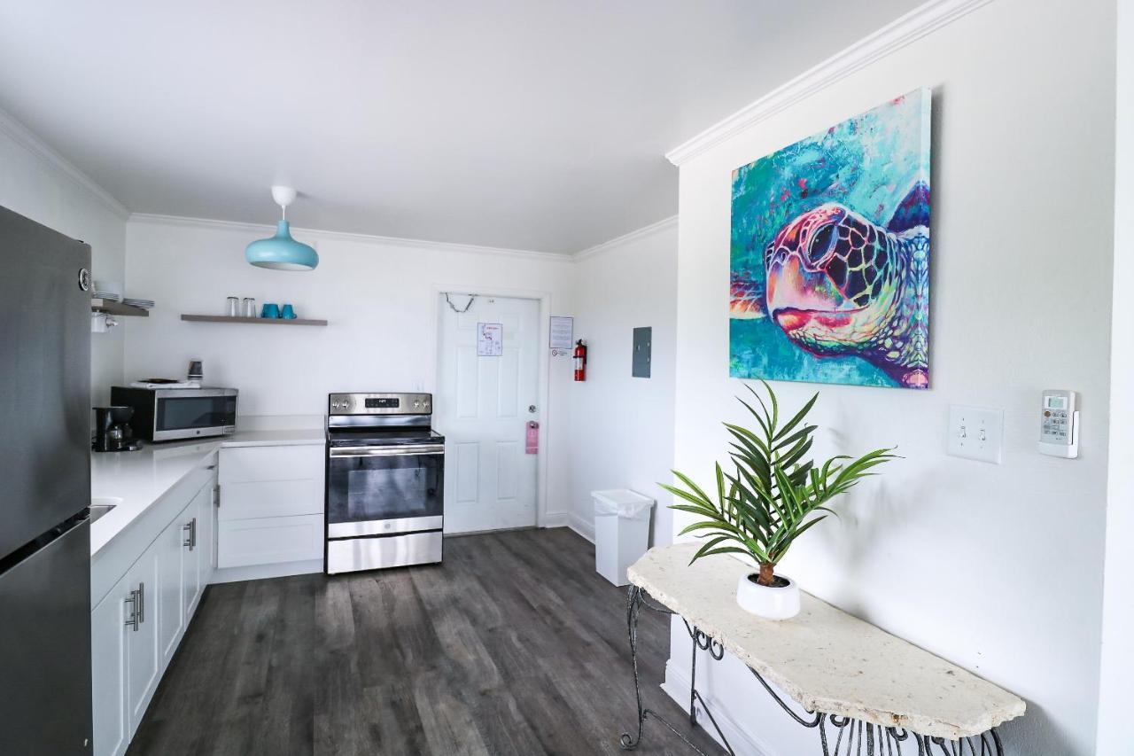 Ocean Front King Suite Full Kitchenette