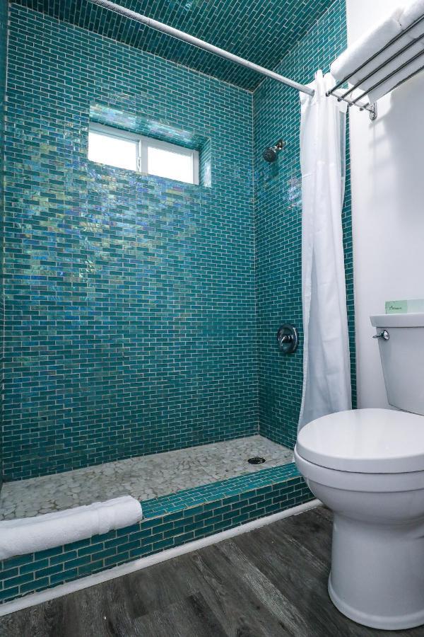 Ocean Front King Suite Full Kitchenette