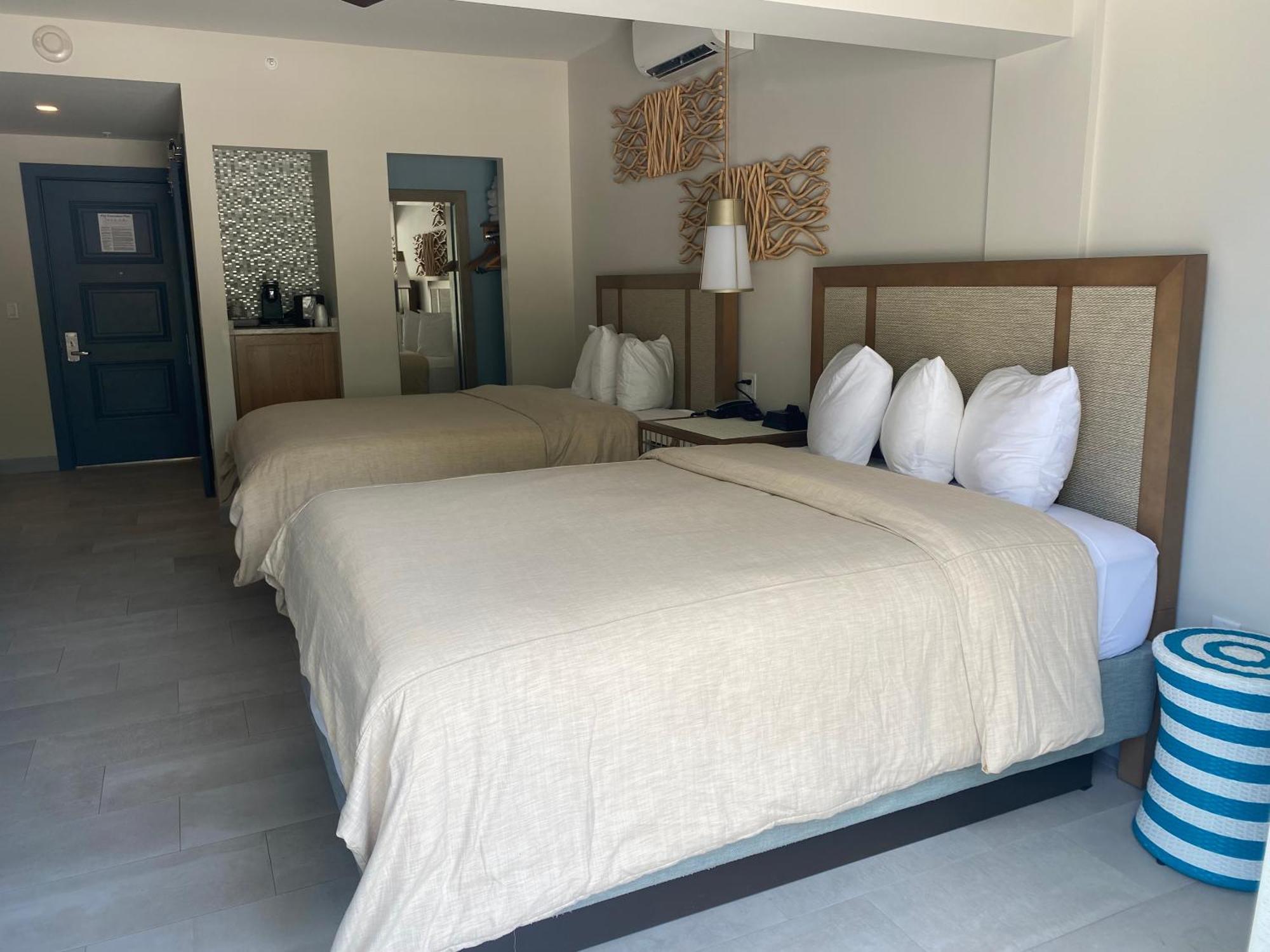 Standard Queen Room