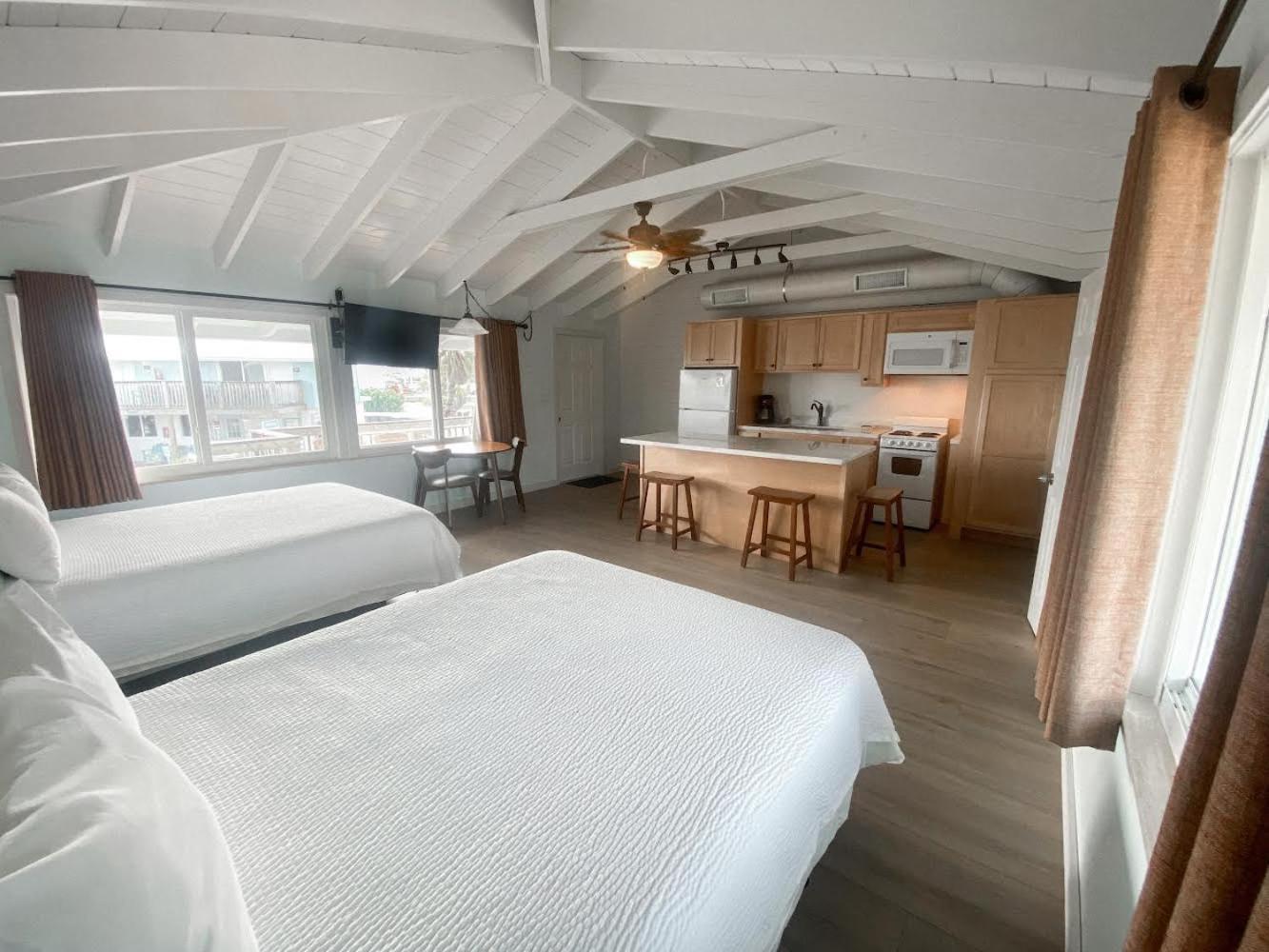 Large Studio Apartment Queen Beds