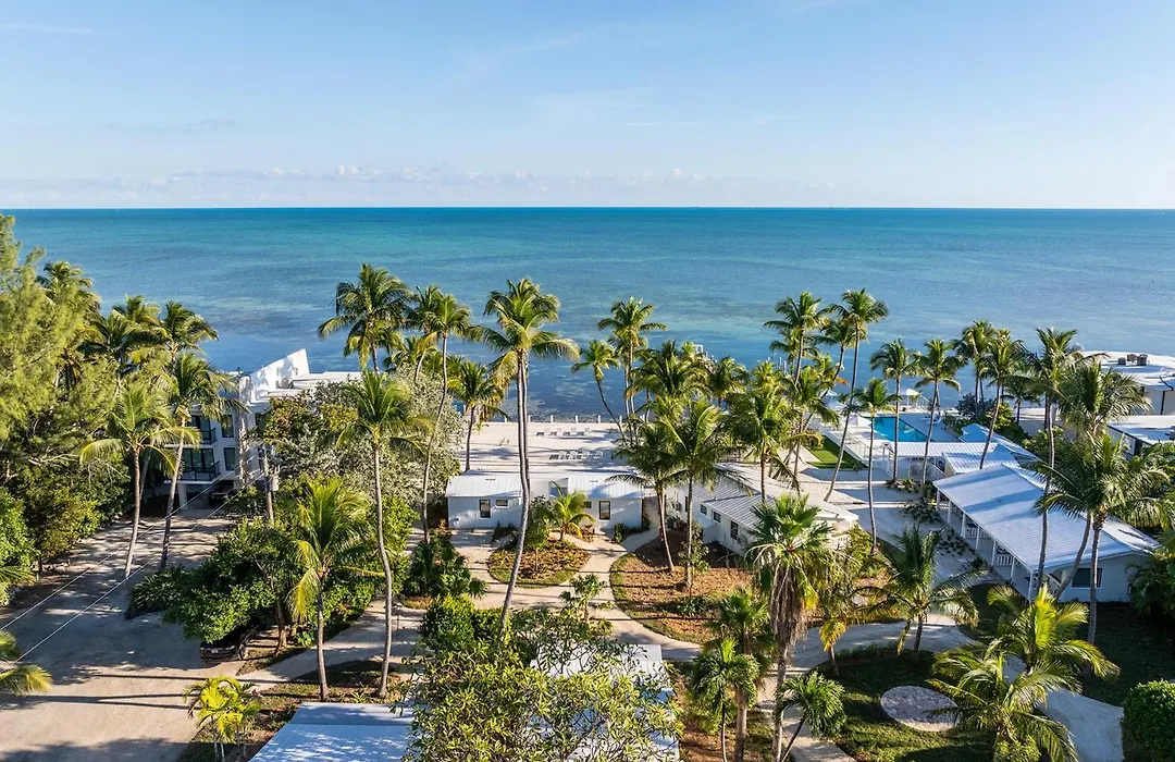 Pines & Palms Resort-1