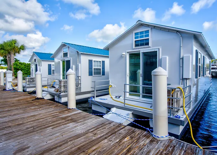 Treasure Harbor Hotel Islamorada